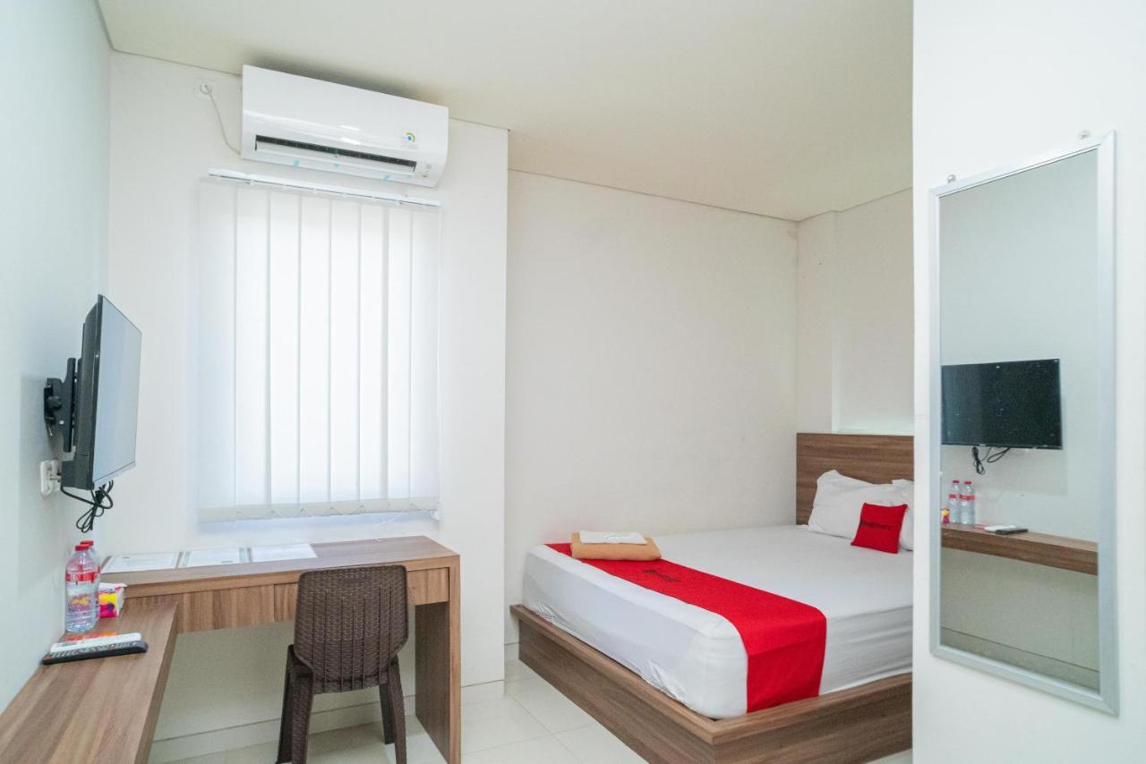 Reddoorz Plus @ Jalan Pemuda Timur Bojonegoro Exterior foto